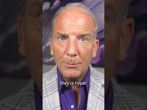 Recognizing the Signs of an Avoidant Man in Relationships